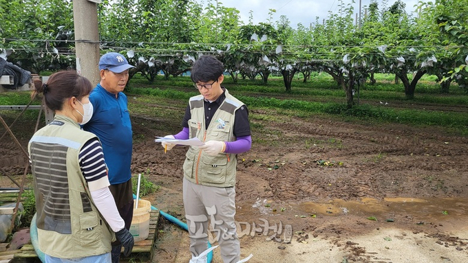 영암군농업기술센터는 예찰점검반을 가동해 지역 내 과수화상병 유입 차단에 총력을 다 하고 있다. 
