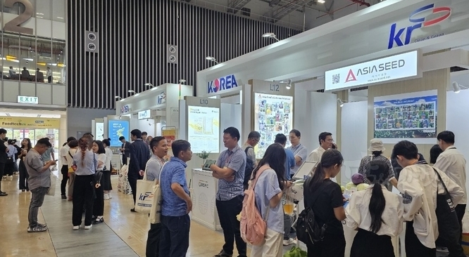 지난해 11월 13일부터 15일까지 개최한 베트남 농업박람회(Growtech EXPO 2024) 참가한 사진.