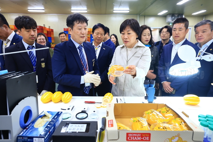 송미령 장관은 수출 관계자 격려.