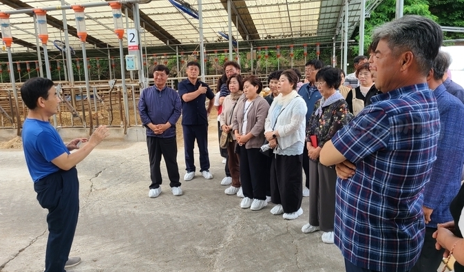 동물복지형 한우 사육으로 주목받는 황고개농장 견학.