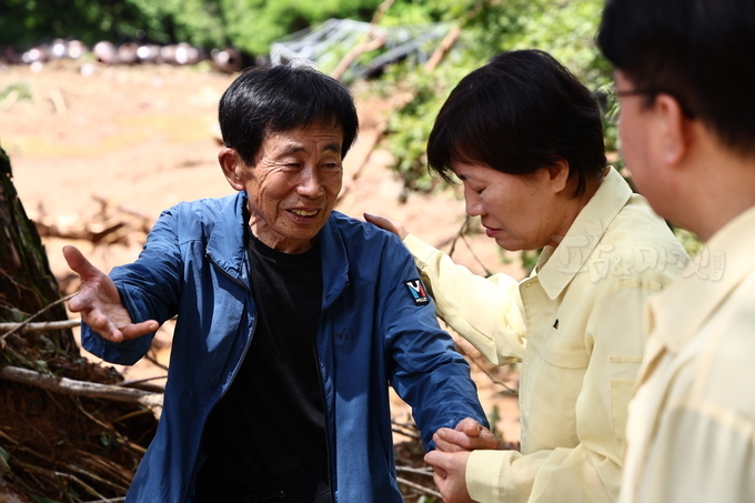 산청읍 일대 방문.