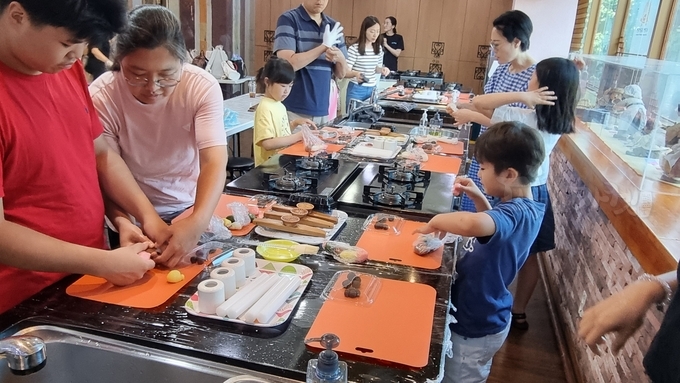 초등학교 2~6학년 자녀와 학부모 대상.