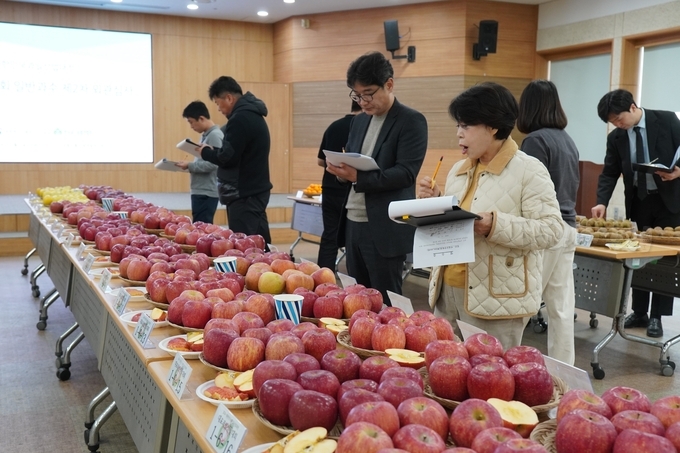 (최우수상·우수상·장려상) 과종별 최소 1점 이상 시상, 단 일반과수 신품종은 8건