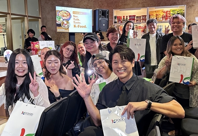 배우 류수영과 함께하는 토론토 K-EXPO, K-푸드 홍보관 전경