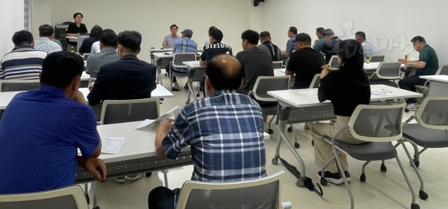 영암군 민관, 내년 개정 양곡관리법 시행 선도 올해산부터 전수검사키로.