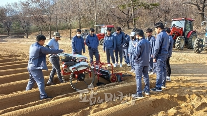 기계화 영농 선도할 후계 세대 양성