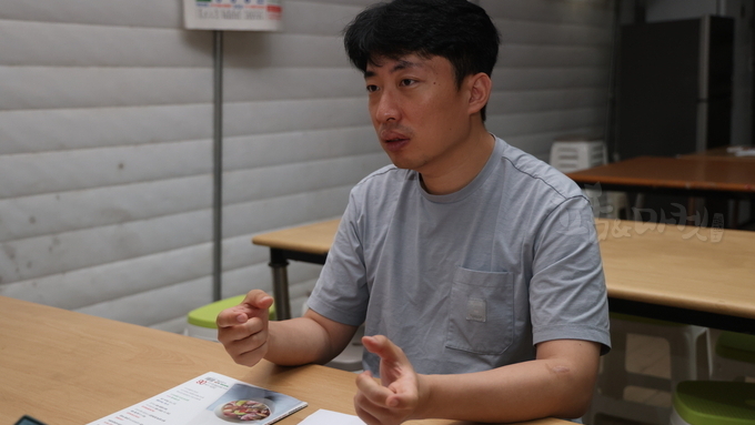 농식품부 공동기획① 10평 스마트팜에서 새싹인삼, 문영철 대표